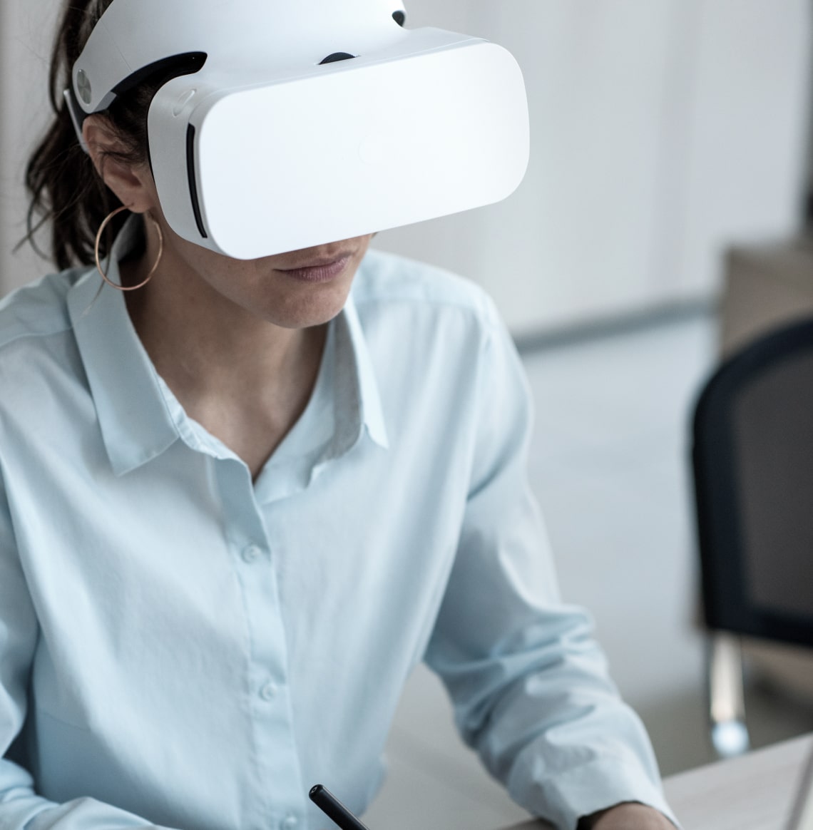 industrial-designer-model 1-min